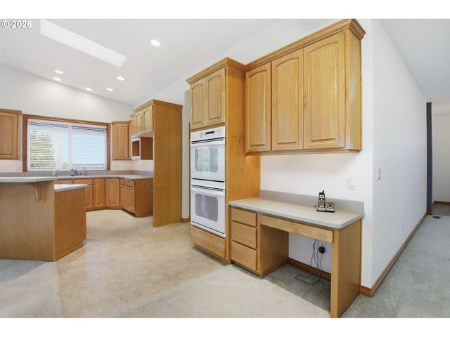 10190 Se WYNDHAM Way, Happy Valley, OR 97086