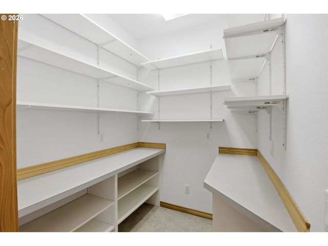 10190 Se WYNDHAM Way, Happy Valley, OR 97086
