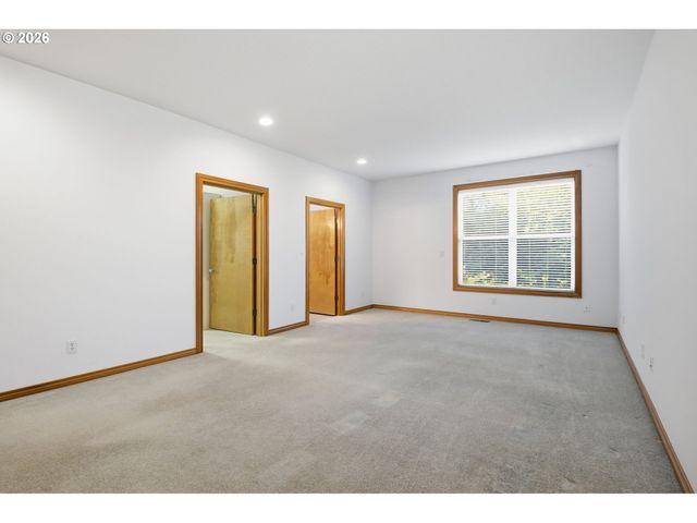 10190 Se WYNDHAM Way, Happy Valley, OR 97086