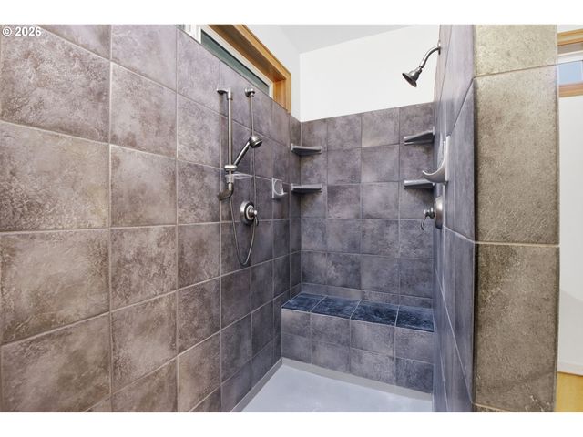 10190 Se WYNDHAM Way, Happy Valley, OR 97086