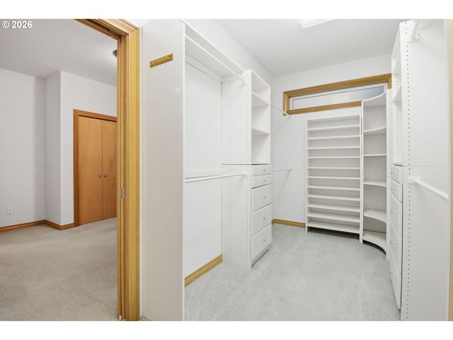 10190 Se WYNDHAM Way, Happy Valley, OR 97086