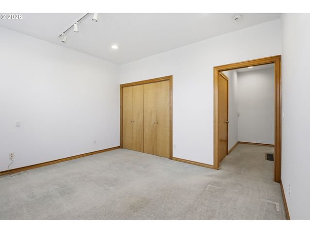 10190 Se WYNDHAM Way, Happy Valley, OR 97086