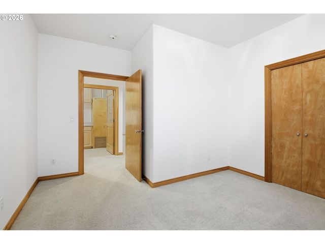 10190 Se WYNDHAM Way, Happy Valley, OR 97086