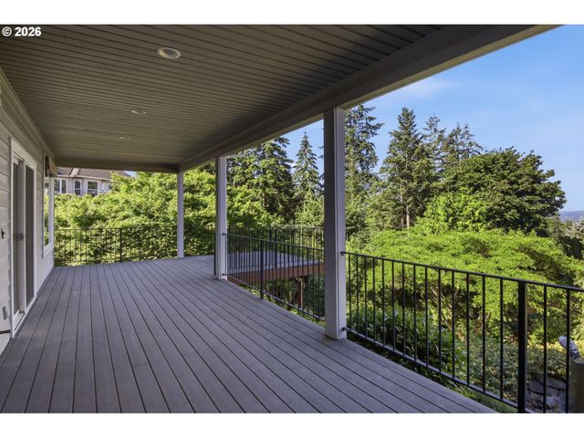 10190 Se WYNDHAM Way, Happy Valley, OR 97086