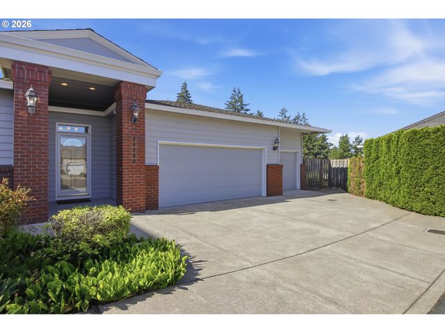 10190 Se WYNDHAM Way, Happy Valley, OR 97086