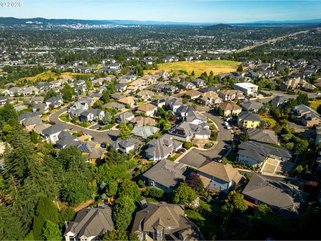 10190 Se WYNDHAM Way, Happy Valley, OR 97086