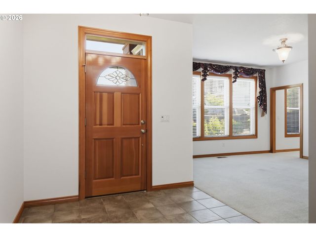10190 Se WYNDHAM Way, Happy Valley, OR 97086