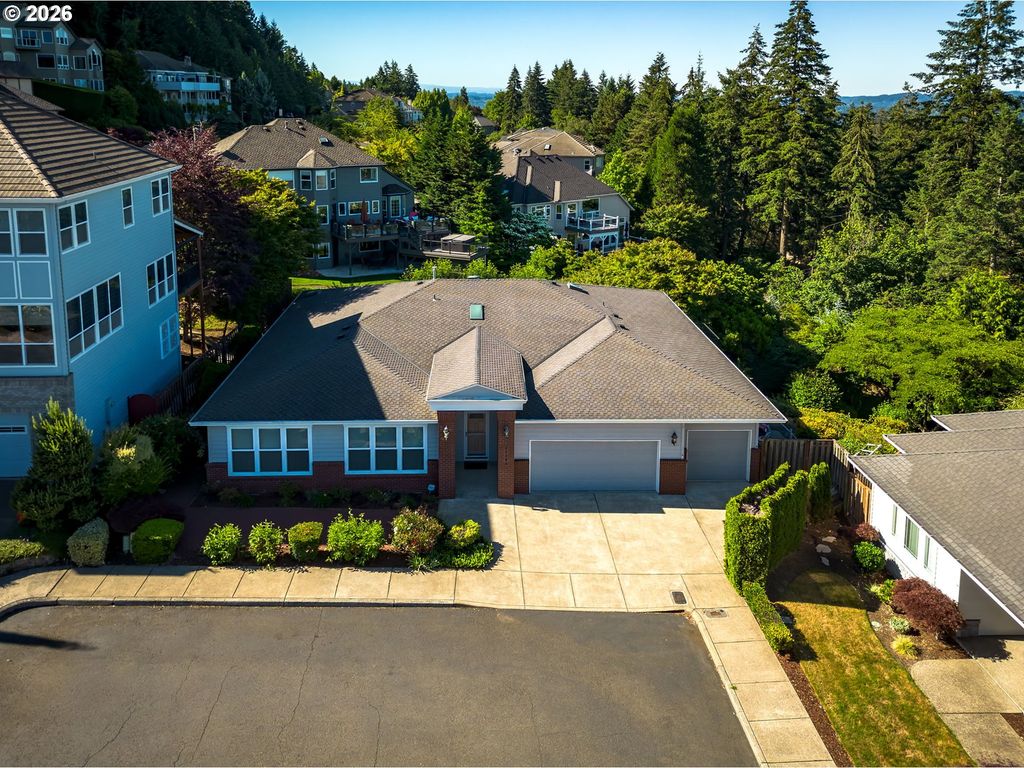 10190 Se WYNDHAM Way, Happy Valley, OR 97086