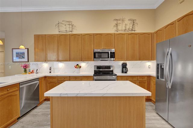 2458 Greenbrier Ct, Weston, FL 33327