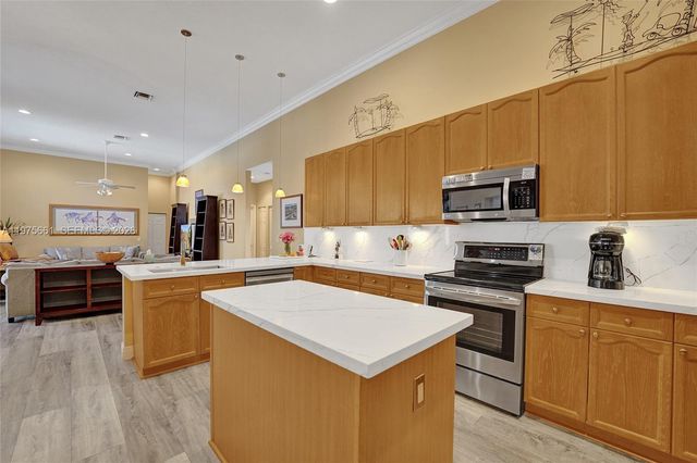 2458 Greenbrier Ct, Weston, FL 33327