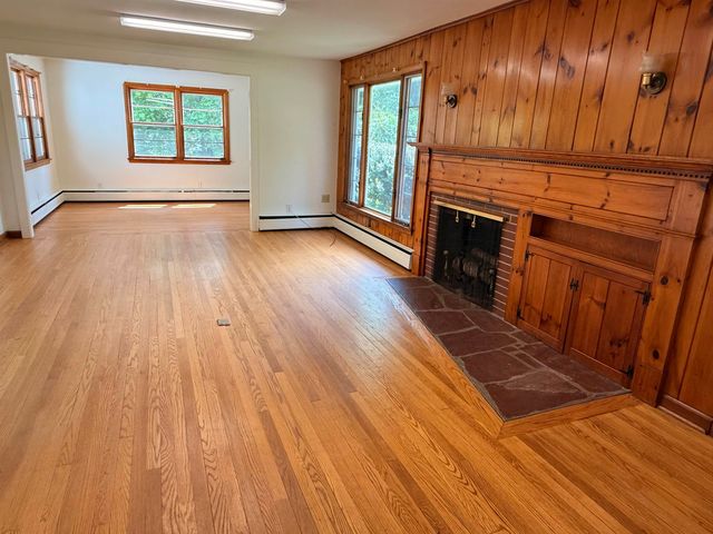 298 Governor Hunt Road, Vernon, VT 05354
