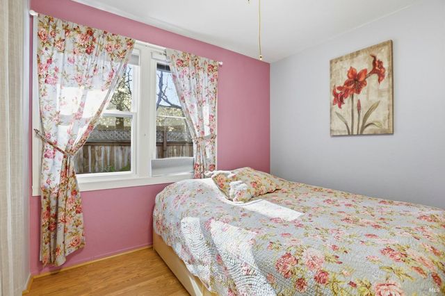 49 Livingston Ct, Novato, CA 94949