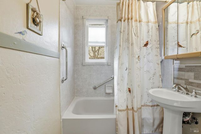 49 Livingston Ct, Novato, CA 94949