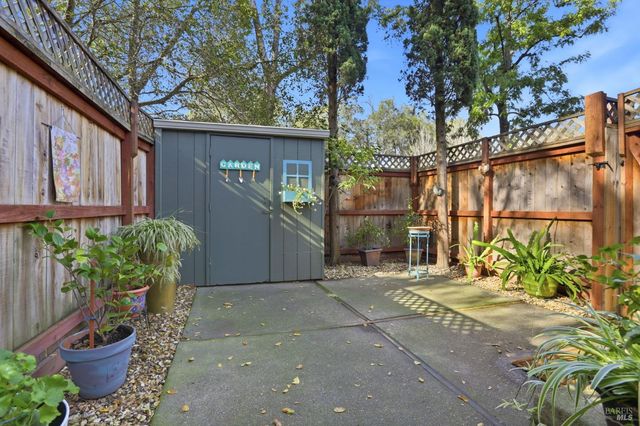 49 Livingston Ct, Novato, CA 94949