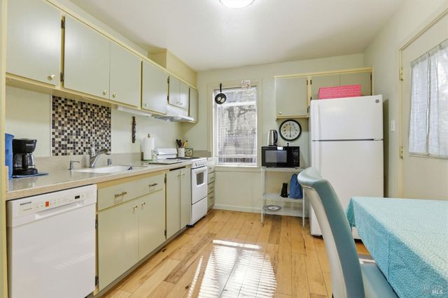 49 Livingston Ct, Novato, CA 94949