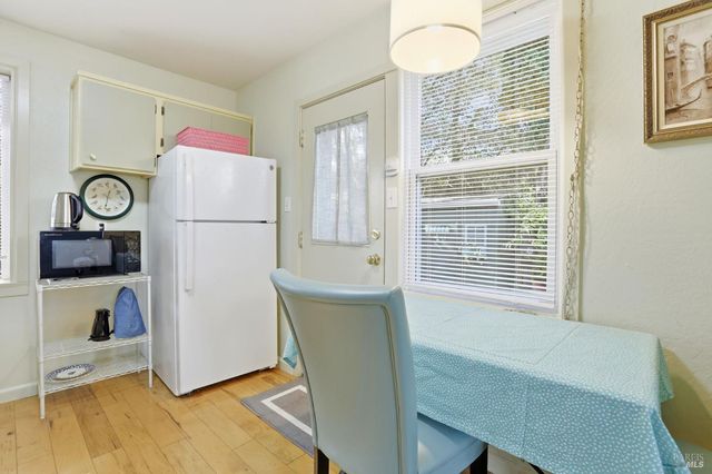 49 Livingston Ct, Novato, CA 94949