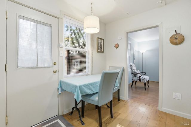 49 Livingston Ct, Novato, CA 94949