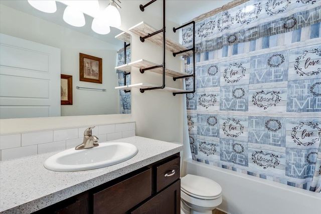 744 N Wakefield, Valley Center, KS 67147