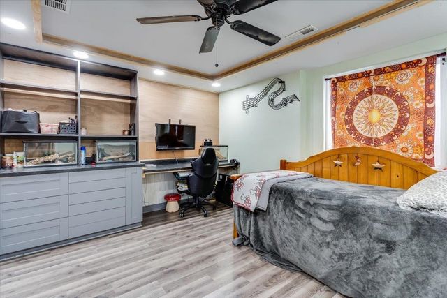 744 N Wakefield, Valley Center, KS 67147