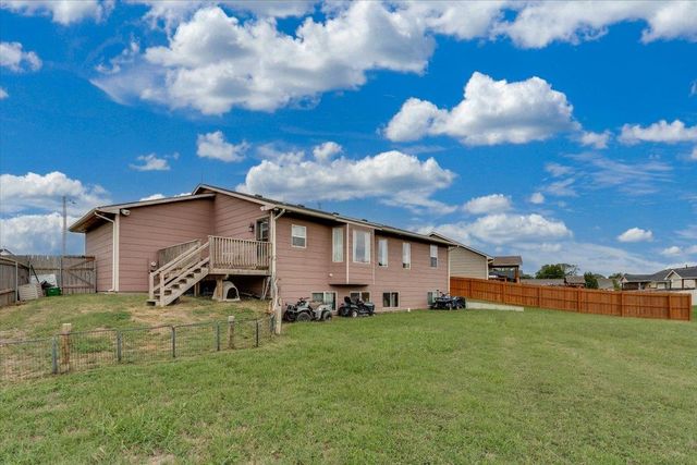 744 N Wakefield, Valley Center, KS 67147
