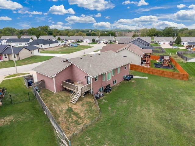 744 N Wakefield, Valley Center, KS 67147