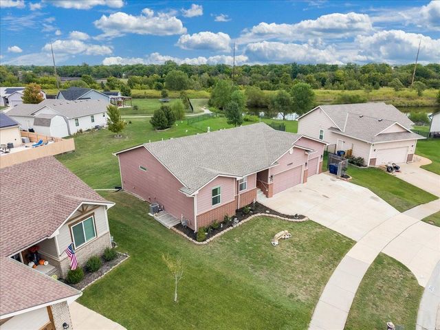 744 N Wakefield, Valley Center, KS 67147