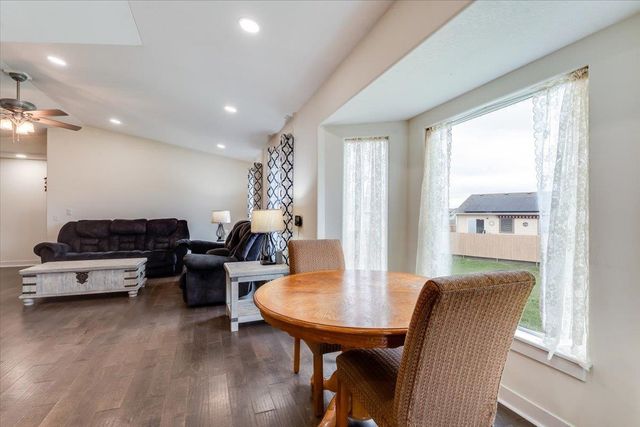 744 N Wakefield, Valley Center, KS 67147