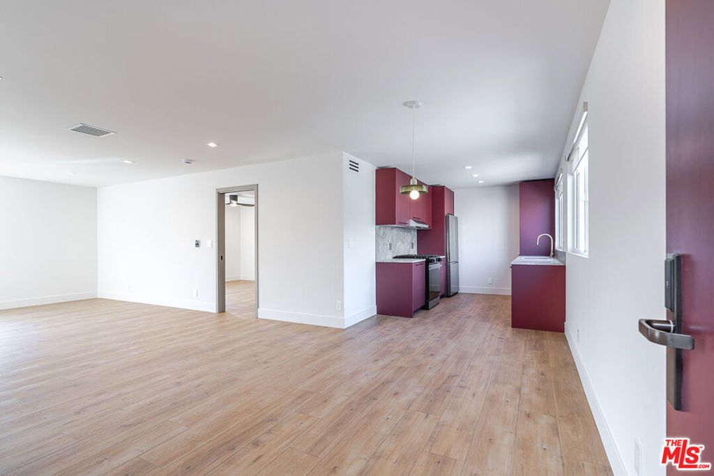 12425 Texas Avenue 14, Los Angeles, CA 90025