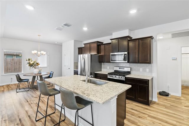 7613 Bullrider Dr, Corpus Christi, TX 78414