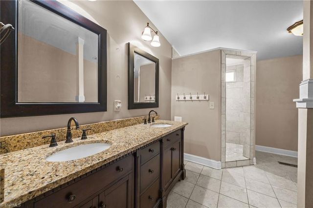 950 Waggoner Neal Road, Walkertown, NC 27051