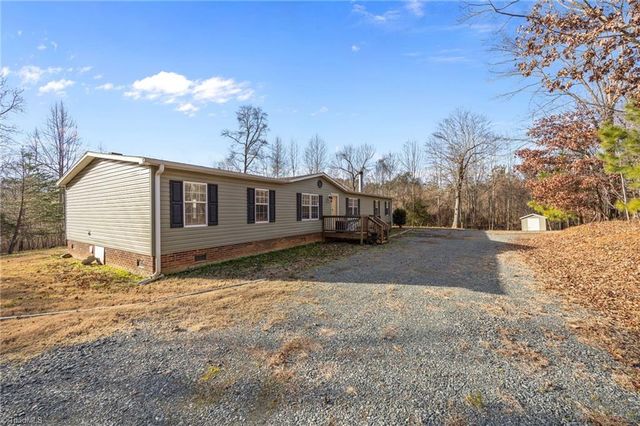 950 Waggoner Neal Road, Walkertown, NC 27051
