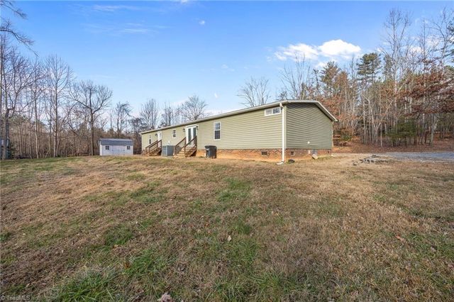 950 Waggoner Neal Road, Walkertown, NC 27051