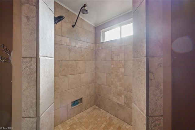 950 Waggoner Neal Road, Walkertown, NC 27051