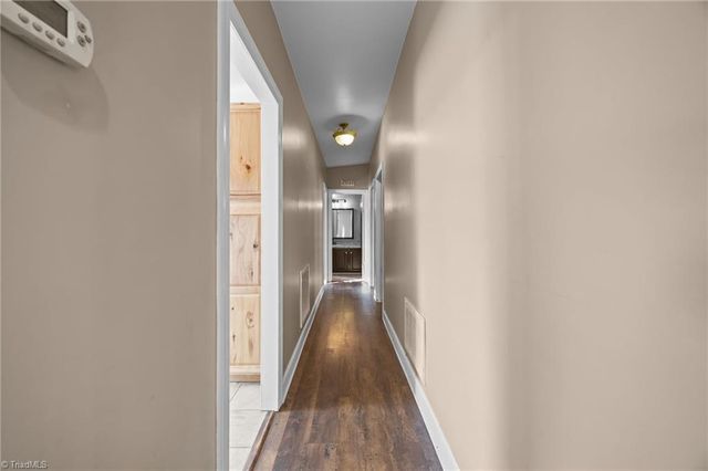 950 Waggoner Neal Road, Walkertown, NC 27051