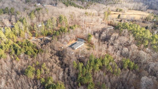 950 Waggoner Neal Road, Walkertown, NC 27051