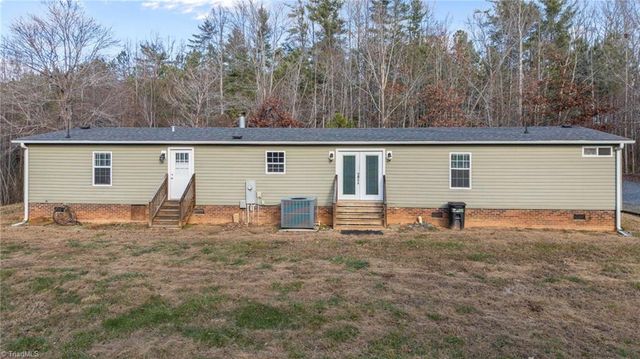 950 Waggoner Neal Road, Walkertown, NC 27051