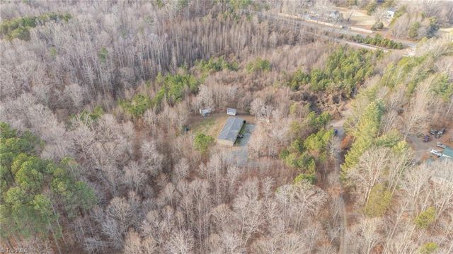 950 Waggoner Neal Road, Walkertown, NC 27051