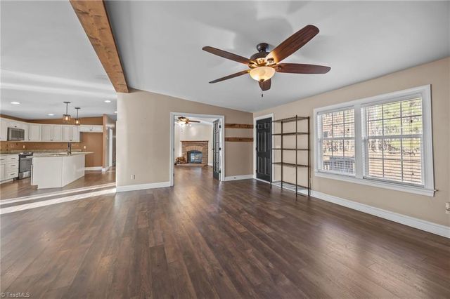 950 Waggoner Neal Road, Walkertown, NC 27051