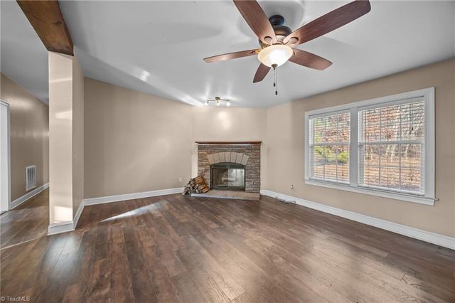 950 Waggoner Neal Road, Walkertown, NC 27051