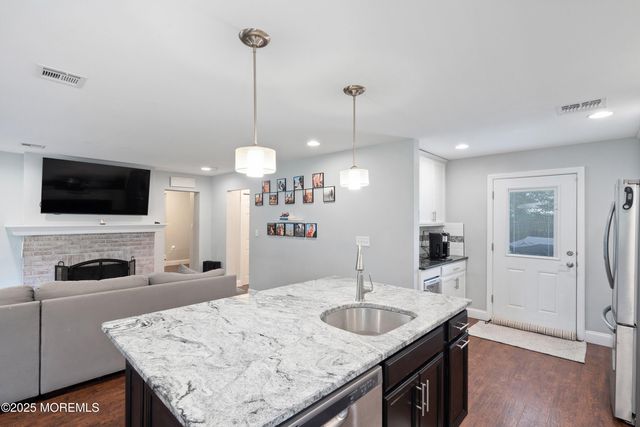 609 Main Street, Bayville, NJ 08721