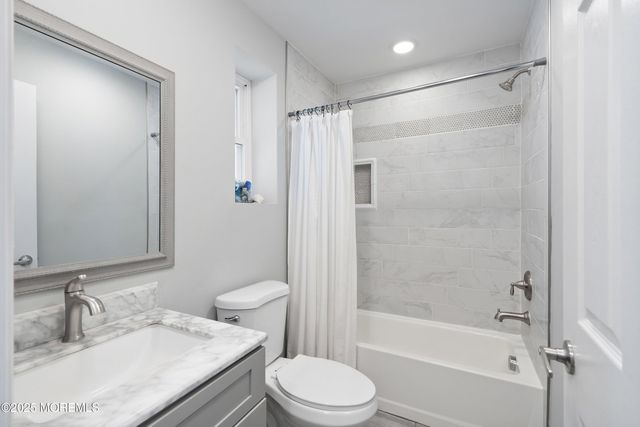 609 Main Street, Bayville, NJ 08721