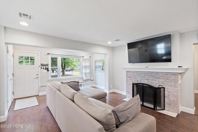 609 Main Street, Bayville, NJ 08721