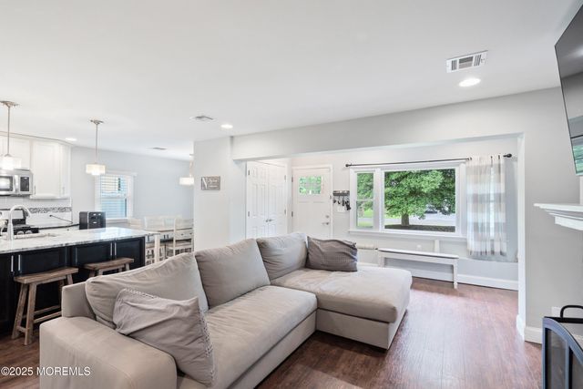 609 Main Street, Bayville, NJ 08721