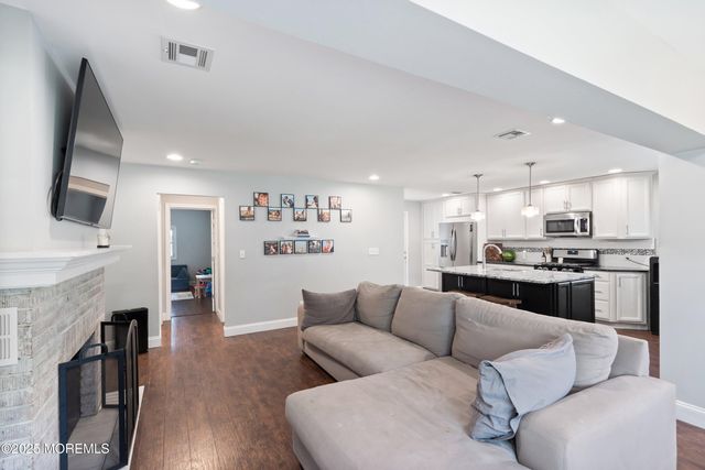 609 Main Street, Bayville, NJ 08721