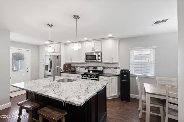 609 Main Street, Bayville, NJ 08721