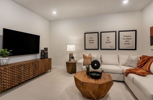 9213 The Ravine WAY, Austin, TX 78744