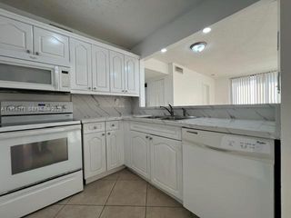 8075 NW 7th St 501, Miami, FL 33126