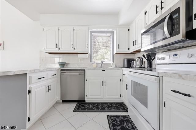 52 Adams Ter, Clifton City, NJ 07013