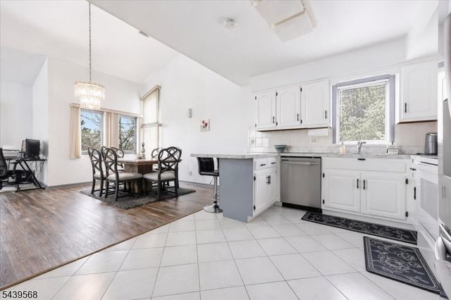 52 Adams Ter, Clifton City, NJ 07013