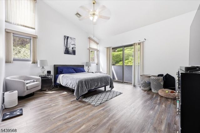 52 Adams Ter, Clifton City, NJ 07013